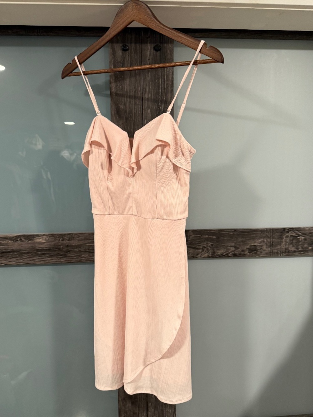 Candies light pink flowy mini dress - Medium